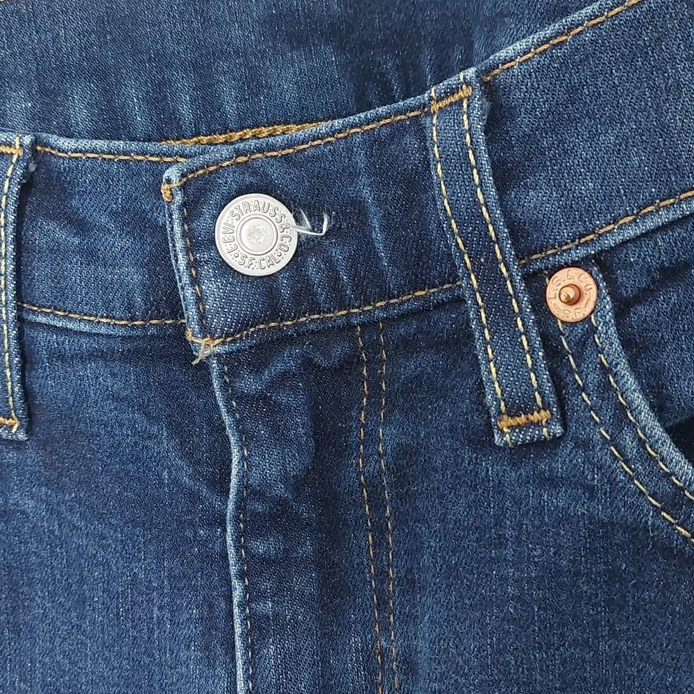 Levi's Men's Size 32 Jeans 514 Mediun Blue Wash Straight Fit